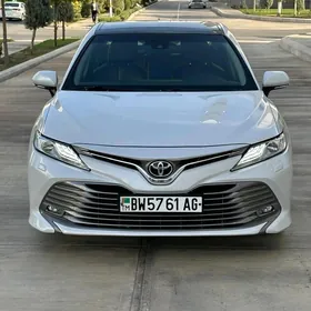 Toyota Camry 2019