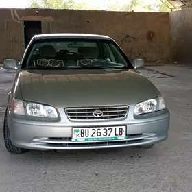 Toyota Camry 2000