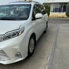 Toyota Sienna 2018