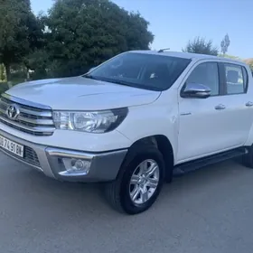 Toyota Hilux 2017