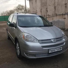 Toyota Sienna 2005