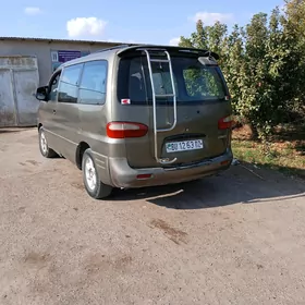 Hyundai Staria 1999