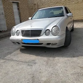 Mercedes-Benz E320 2000