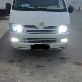 Toyota Hiace 2005