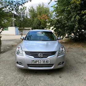 Nissan Altima 2012