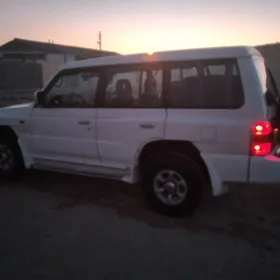 Mitsubishi Pajero 1999