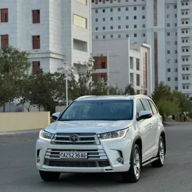 Toyota Grand Highlander 2019