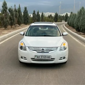 Nissan Altima 2011