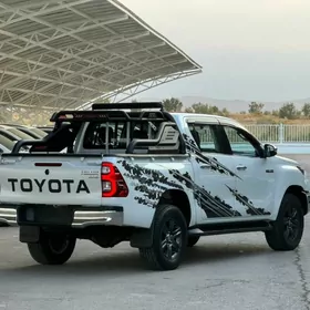 Toyota Hilux 2023