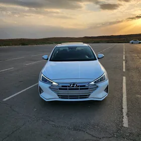 Hyundai Elantra 2019