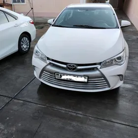 Toyota Camry 2016