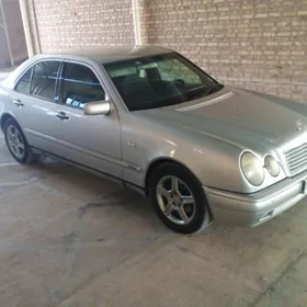 Mercedes-Benz E320 1999