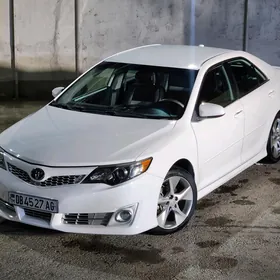 Toyota Camry 2014