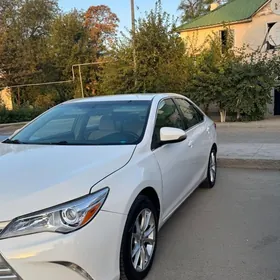 Toyota Camry 2015