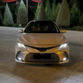 Toyota Camry 2018