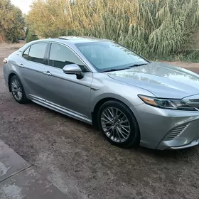 Toyota Camry 2018