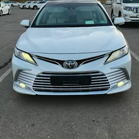 Toyota Camry 2021