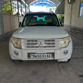 Mitsubishi Pajero 2008