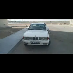 BMW 320 1990