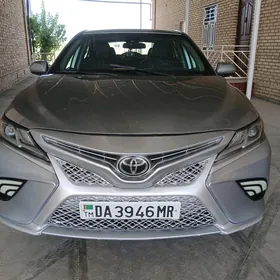 Toyota Camry 2019