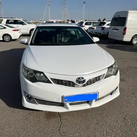 Toyota Camry 2012