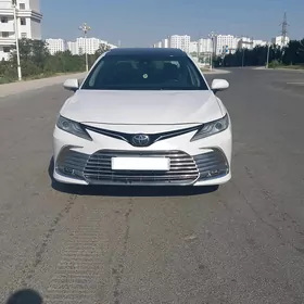 Toyota Camry 2018