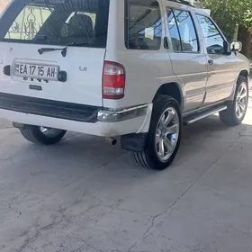 Infiniti QX4 1997