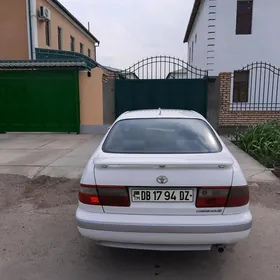 Toyota Carina 1995