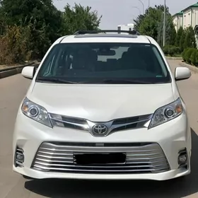 Toyota Sienna 2019