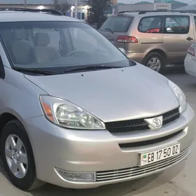 Toyota Sienna 2004