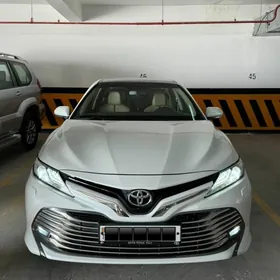 Toyota Camry 2018