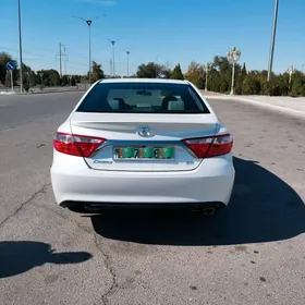 Toyota Camry 2017