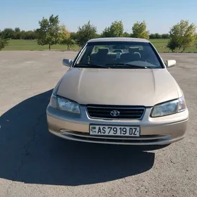 Toyota Camry 2000