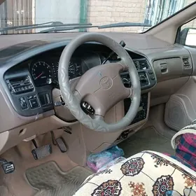 Toyota Sienna 1999