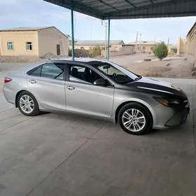 Toyota Camry 2017