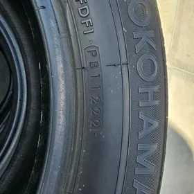 YOKOHAMA 215/60/R16