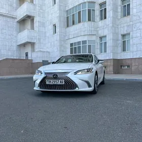 Lexus ES 350 2019