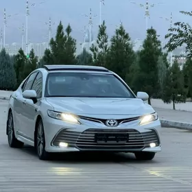 Toyota Camry 2018