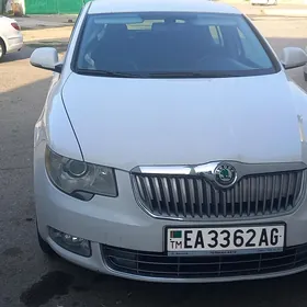 Skoda Superb​ 2011