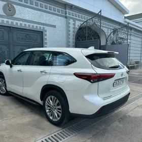 Toyota Highlander 2020