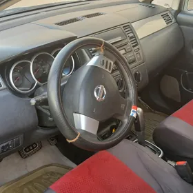 Nissan Versa 2008