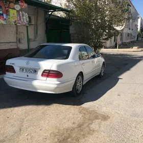 Mercedes-Benz E320 1999