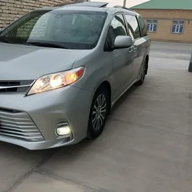 Toyota Sienna 2019