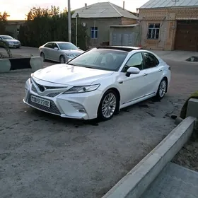 Toyota Camry 2018