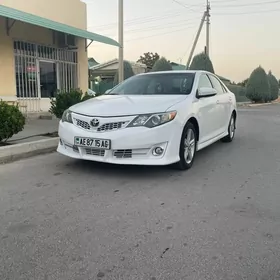 Toyota Camry 2014