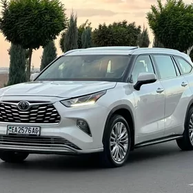 Toyota Highlander 2021