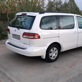 Toyota Sienna 1999