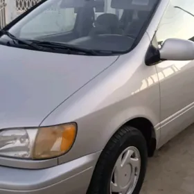 Toyota Sienna 2002