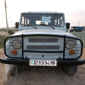 UAZ 469 2001