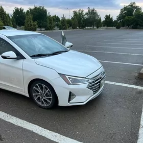 Hyundai Elantra 2020